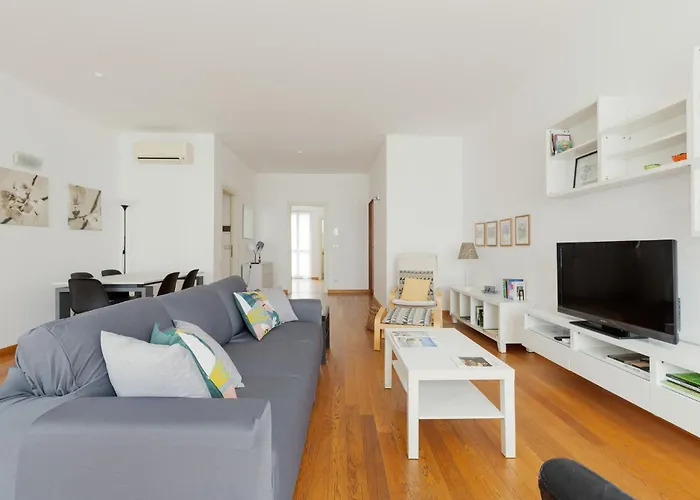 Guesthost - M1 Lima Roomy With Balconies Daire *